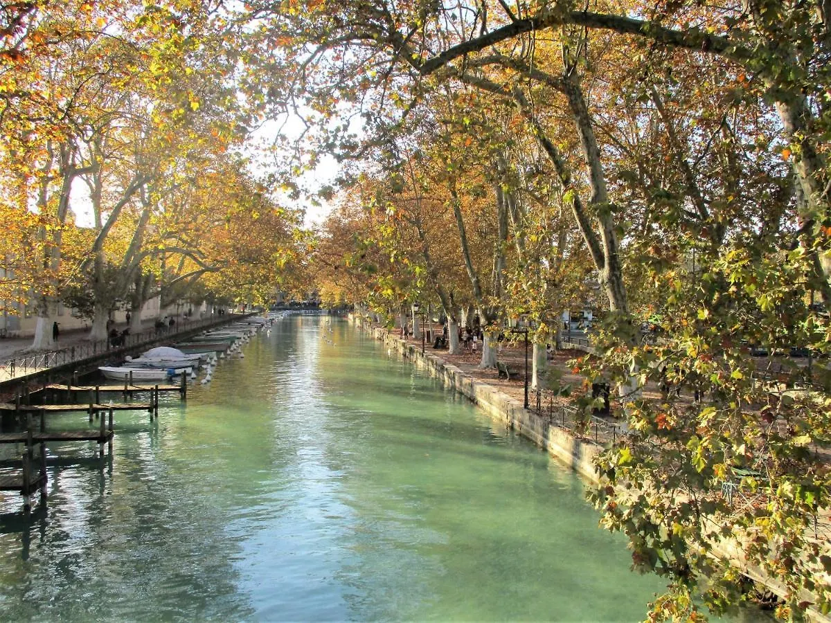 Le Golden Green à 5min du centre-ville avec parking privatif gratuit Annecy